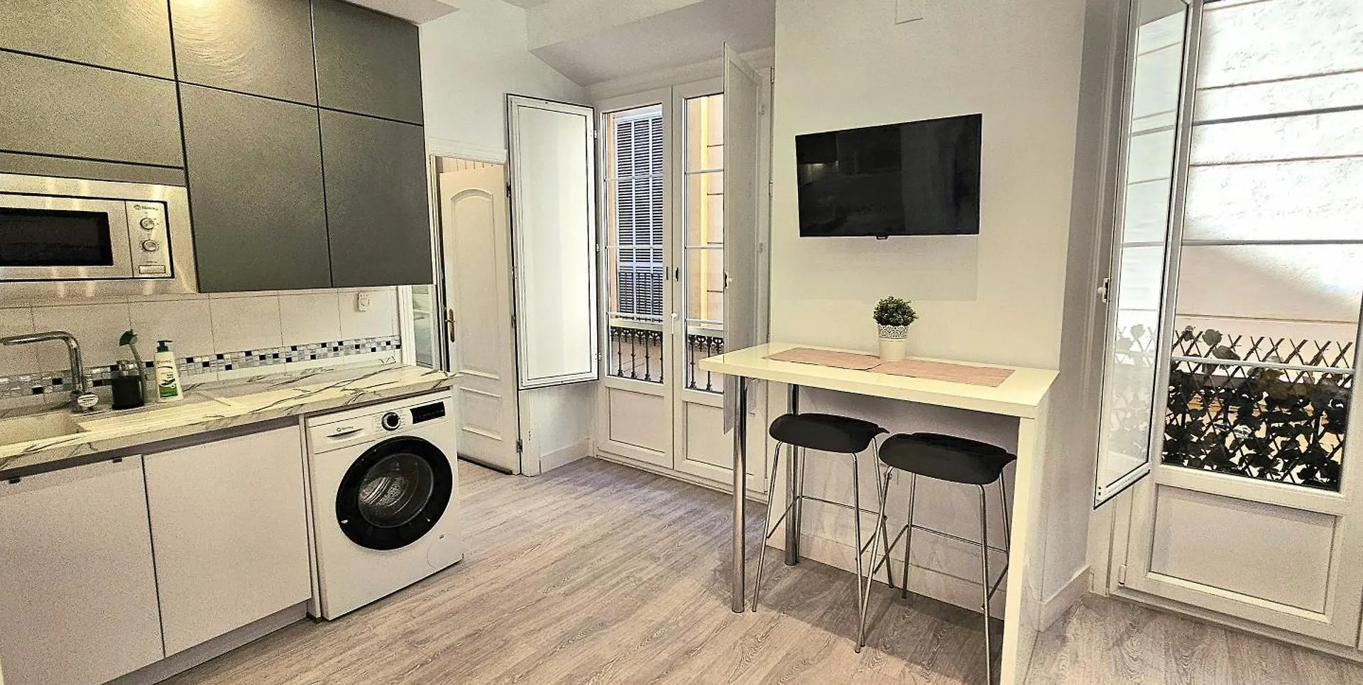 Apartamento Stay Home & Away In The Heart Of Historical Town Of Málaga