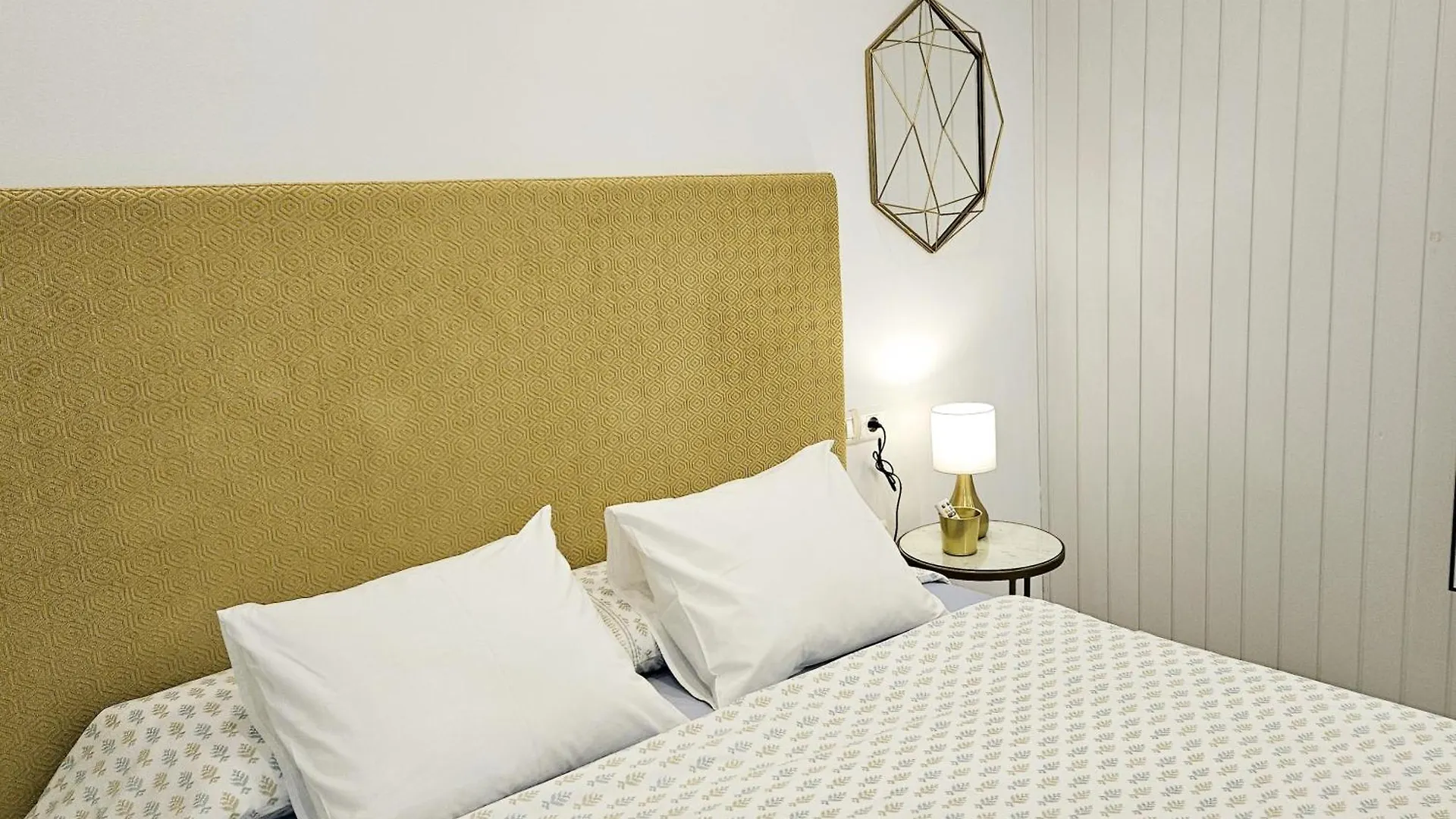 Stay Home & Away In The Heart Of Historical Town Of Málaga Apartamento